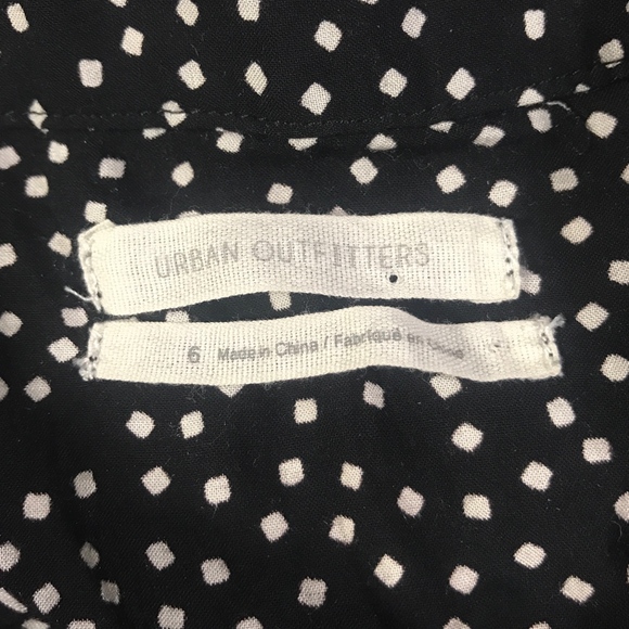 Sold! 🖤 Urban Outfitters Polkadot Romper Sz 6 - Picture 4 of 5